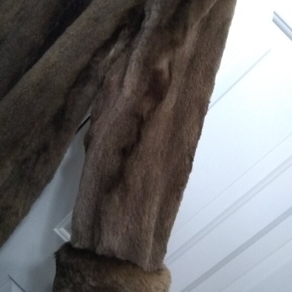 Brown Sheared Raccoon Knee Length Real Fur Swing Coat 32" Long Size 8/10 Medium - Picture 12 of 14